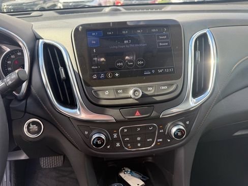 Used 2021 Chevrolet Equinox Premier image 24