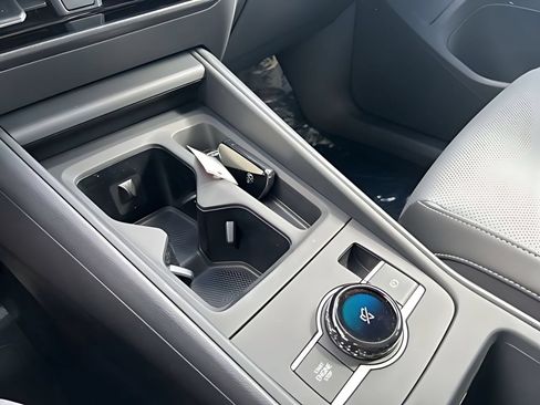 New 2026 Volkswagen Tiguan SE AWD/4WD image 32