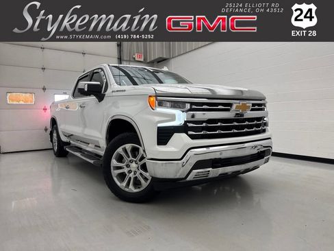 Used 2024 Chevrolet Silverado 1500 LTZ w/ Technology Package AWD/4WD image 1