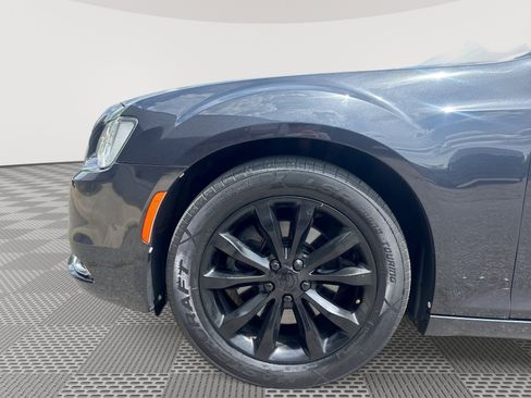 Used 2015 Chrysler 300 C w/ Light Group AWD/4WD image 19