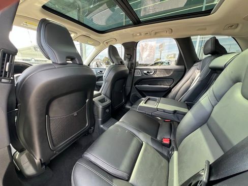 Used 2022 Volvo XC60 T8 Inscription w/ Advanced Package image 18