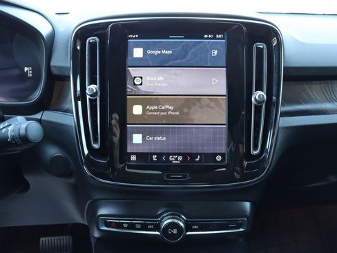 Used 2024 Volvo C40 Recharge Core image 31