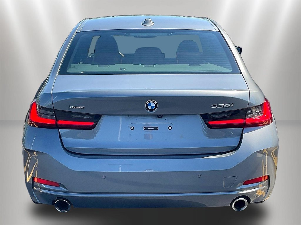 Used 2023 BMW 330i xDrive Sedan w/ Premium Package AWD/4WD image 5