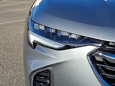 Used 2023 Buick Envision Essence image 12