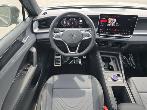 New 2026 Volkswagen Tiguan SE R-Line AWD/4WD image 19