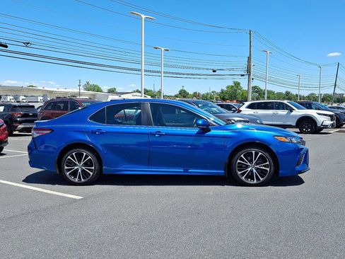 Used 2018 Toyota Camry SE w/ Convenience Package FWD image 7