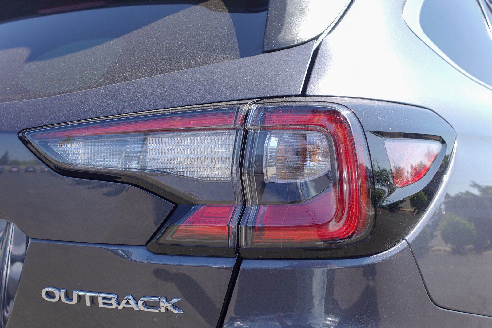 Certified 2025 Subaru Outback Limited AWD/4WD image 5
