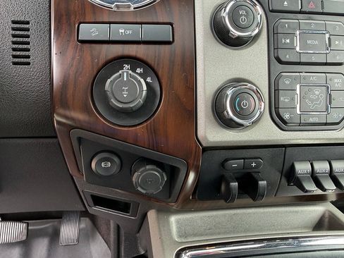 Used 2015 Ford F350 Lariat w/ Lariat Ultimate Package AWD/4WD image 19