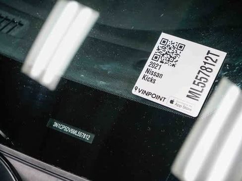 Used 2021 Nissan Kicks SR w/ SR Premium Package image 28