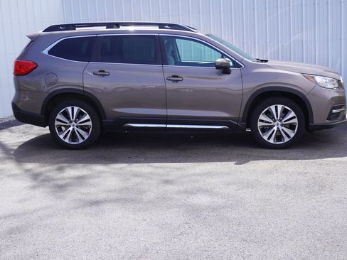 Used 2022 Subaru Ascent Limited w/ Technology Package AWD/4WD image 2
