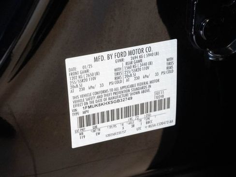 Used 2025 Ford Explorer ST-Line AWD/4WD image 36