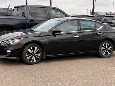 Used 2020 Nissan Altima 2.5 SV FWD image 19