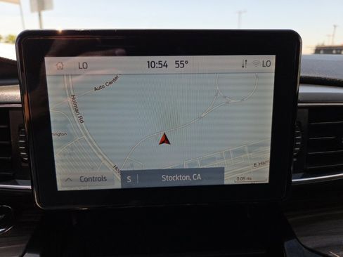 Used 2023 Ford Explorer Limited image 24