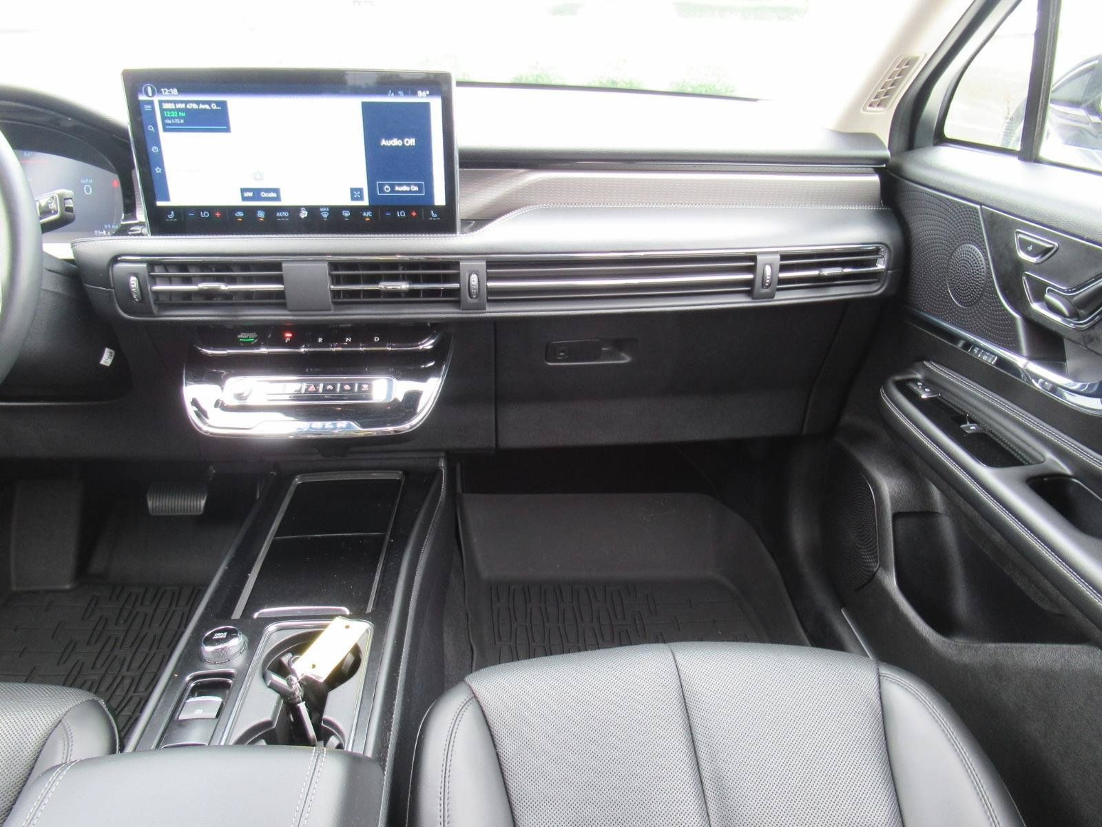Used 2023 Lincoln Corsair Reserve FWD image 14