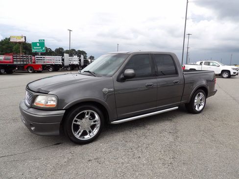 Used 2002 Ford F150 Harley-Davidson RWD image 3