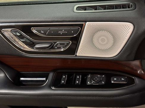 Certified 2021 Lincoln Navigator Reserve w/ Luxury Package AWD/4WD image 9