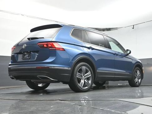 Used 2020 Volkswagen Tiguan SEL FWD image 40