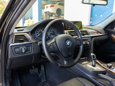Used 2014 BMW 320i Sedan RWD image 19