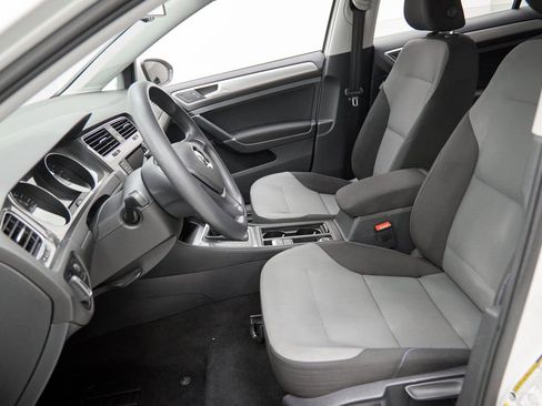 Used 2015 Volkswagen e-Golf Limited Edition image 21