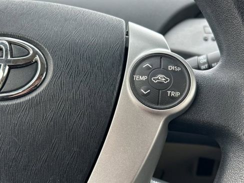 Used 2015 Toyota Prius Three FWD image 39