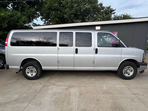 Used 2022 Chevrolet Express 3500 LT w/ LT Preferred Equipment Group RWD image 5