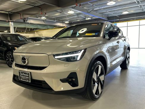 Certified 2023 Volvo C40 P8 Recharge Ultimate AWD/4WD image 5