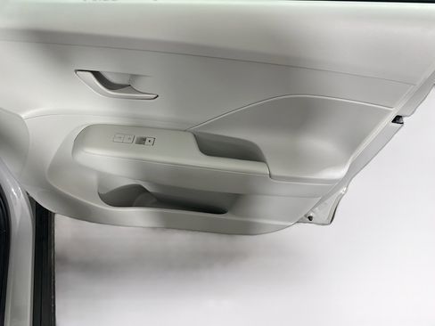 Used 2024 Hyundai Kona SEL image 30