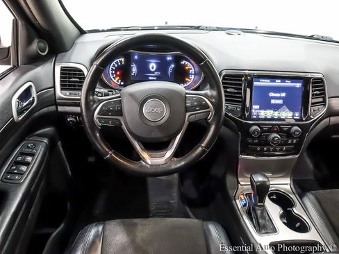 Used 2021 Jeep Grand Cherokee Laredo X image 18