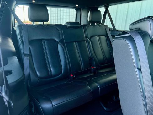 Used 2023 Jeep Wagoneer L Series III w/ Preferred Equipment Group image 39