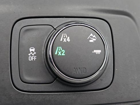 Used 2021 Chevrolet Traverse LT w/ LPO, Floor Liner Package image 25