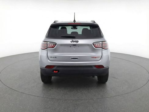 Used 2025 Jeep Compass Trailhawk image 7