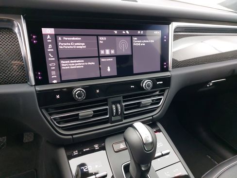 New 2026 Porsche Macan GTS image 22