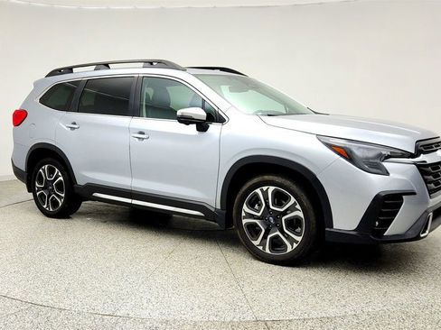 Used 2023 Subaru Ascent Touring AWD/4WD image 3