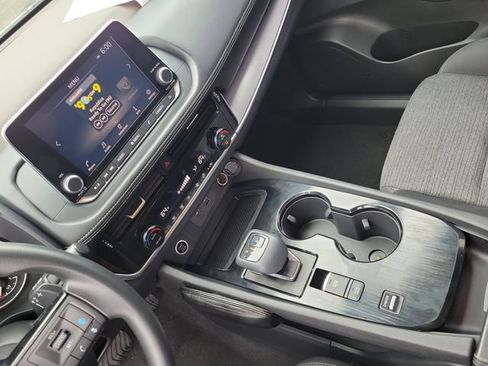 Used 2021 Nissan Rogue SV FWD image 35