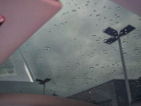 Used 2024 Tesla Model Y Performance image 28