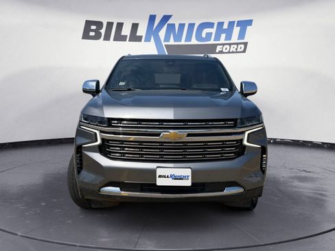 Used 2021 Chevrolet Suburban Premier w/ Premium Package AWD/4WD image 8