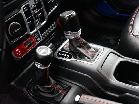 Used 2020 Jeep Gladiator Rubicon image 22