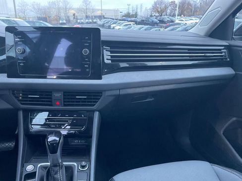 Used 2025 Volkswagen Jetta SE image 35