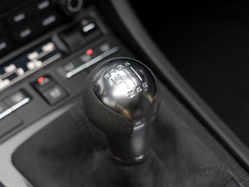 Used 2020 Porsche 718 Boxster Spyder RWD image 34