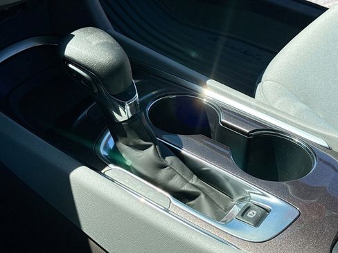 Used 2023 Chevrolet Malibu LT FWD image 12