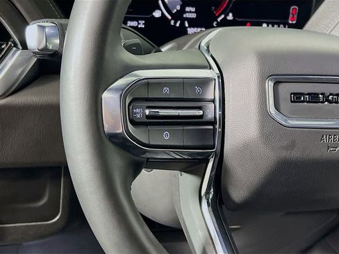 Used 2025 GMC Yukon XL Denali AWD/4WD image 10