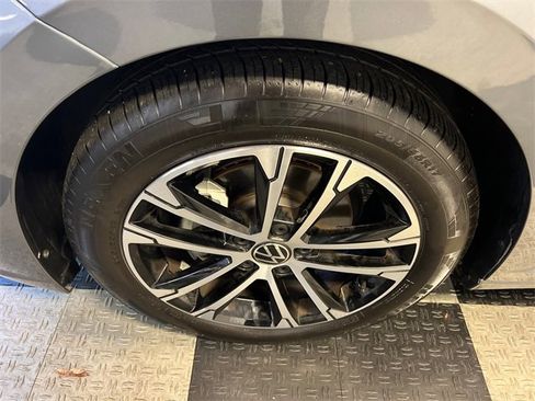 Certified 2024 Volkswagen Jetta Sport image 8