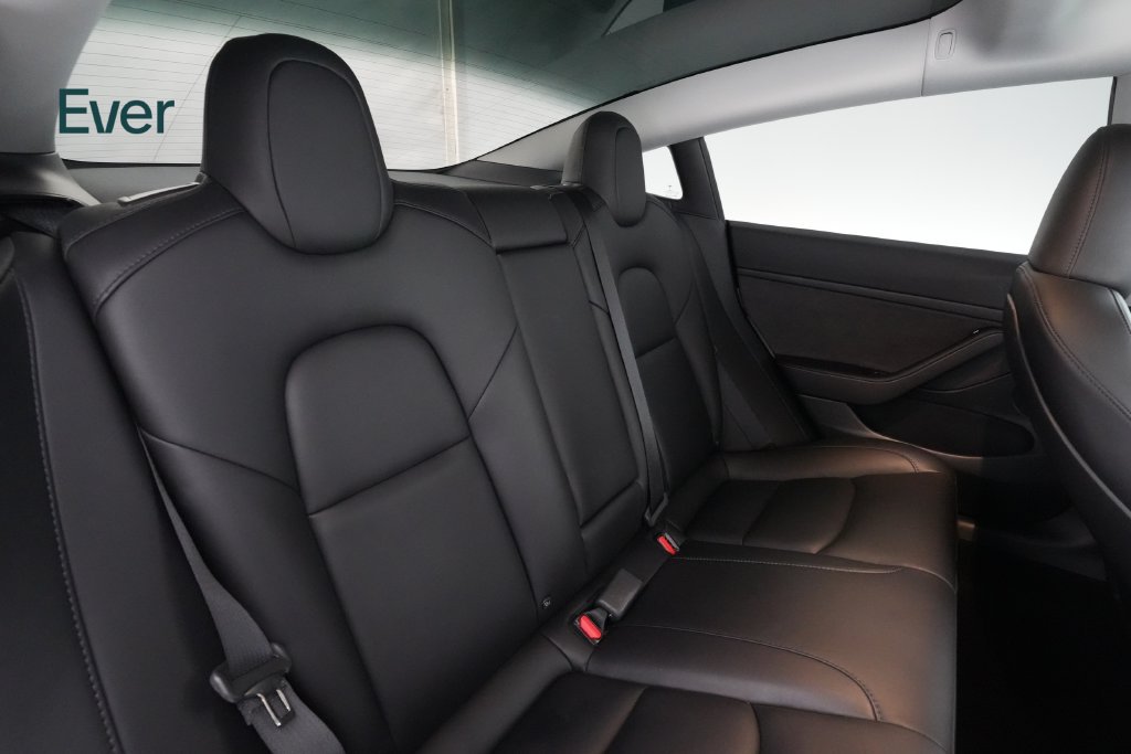 Used 2023 Tesla Model 3 Standard Range RWD image 5