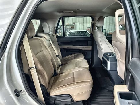 Used 2022 Ford Expedition XLT AWD/4WD image 31