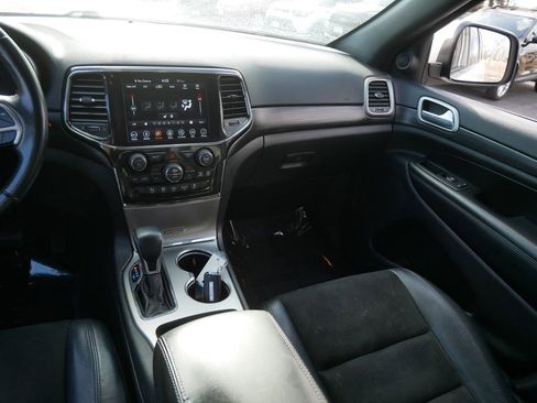 Used 2019 Jeep Grand Cherokee Altitude image 14