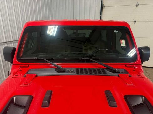 Used 2022 Jeep Wrangler Rubicon w/ Cold Weather Group AWD/4WD image 14