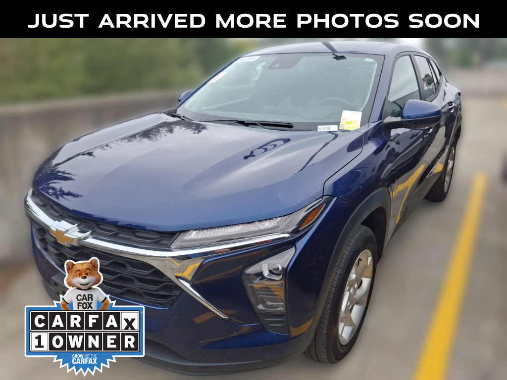 Used 2024 Chevrolet Trax LS w/ LS Convenience Package FWD image 1