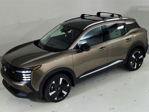 New 2026 Nissan Kicks SR w/ Cold Weather Package image 15