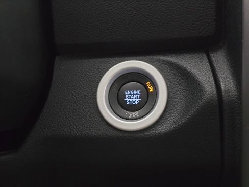 Used 2018 RAM 1500 Laramie w/ Convenience Group image 32