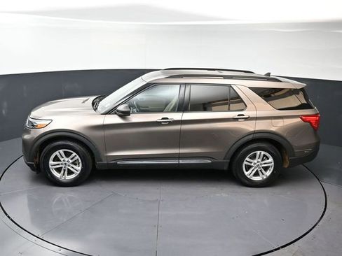 Used 2021 Ford Explorer XLT image 43